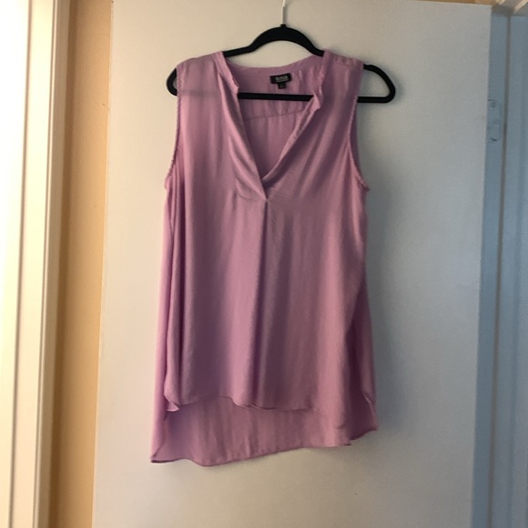 Tank top blouses 3 in bundle - Picture 2 of 4